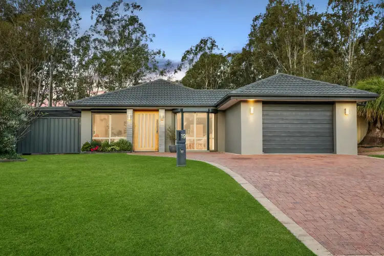 19 Goldenwood Place, Horsley NSW 2530