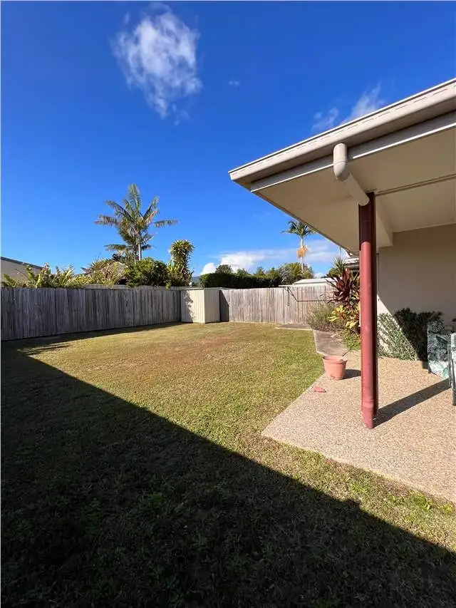 Fourth view of Homely semi-detached listing, 1/18 Featherwood Crescent, Beerwah QLD 4519