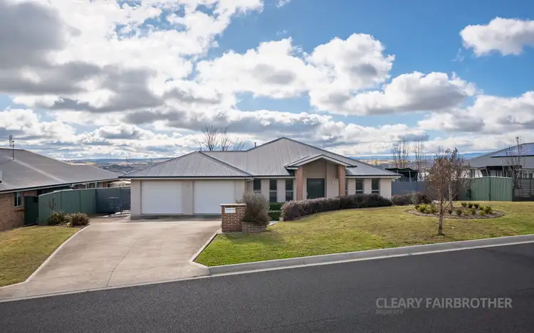 83 Freeman Circuit, Llanarth NSW 2795