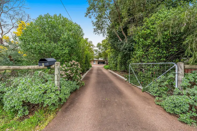 3 Irwin Place, Maida Vale WA 6057