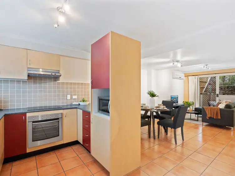 Fourth view of Homely townhouse listing, 2/188 Broadwater Road, Mansfield QLD 4122
