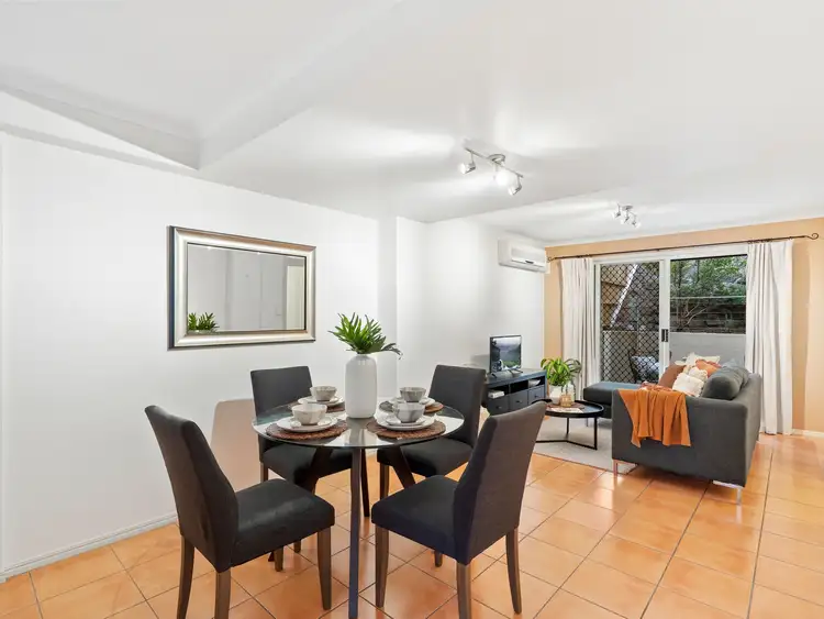 Sixth view of Homely townhouse listing, 2/188 Broadwater Road, Mansfield QLD 4122