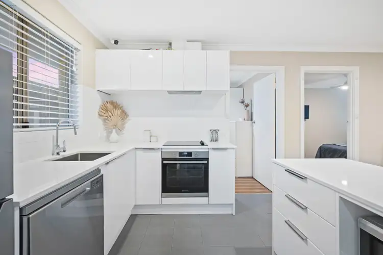 Sixth view of Homely villa listing, 3/125 Hastings Street, Scarborough WA 6019