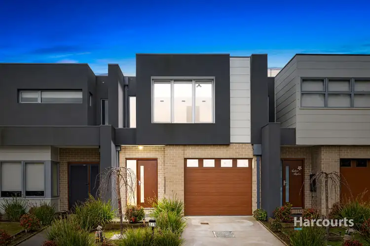 2/5 Lorimer Street, Caroline Springs VIC 3023