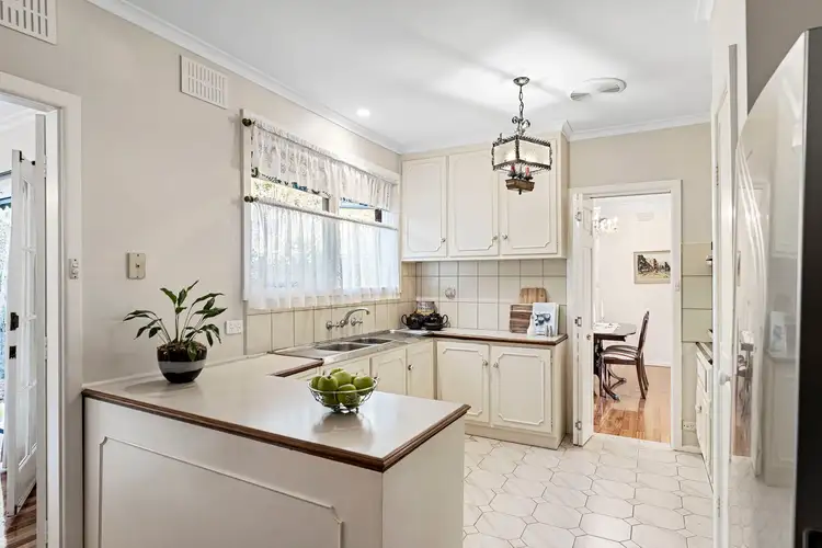 Sixth view of Homely house listing, 10 Fawkner Crescent, Keilor East VIC 3033