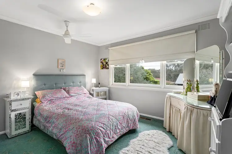 Fifth view of Homely house listing, 8 Garden Avenue, Keilor VIC 3036