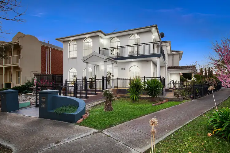 1 Alba Walk, Cairnlea VIC 3023