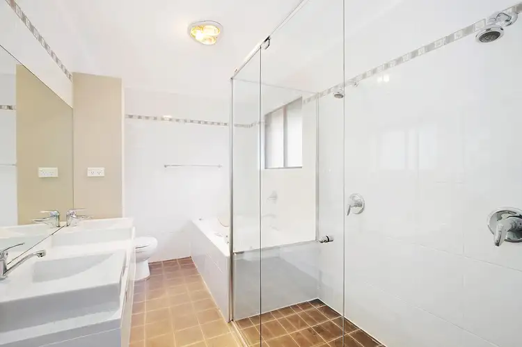 Fourth view of Homely apartment listing, 2/3 Boronia Street, Wollstonecraft NSW 2065