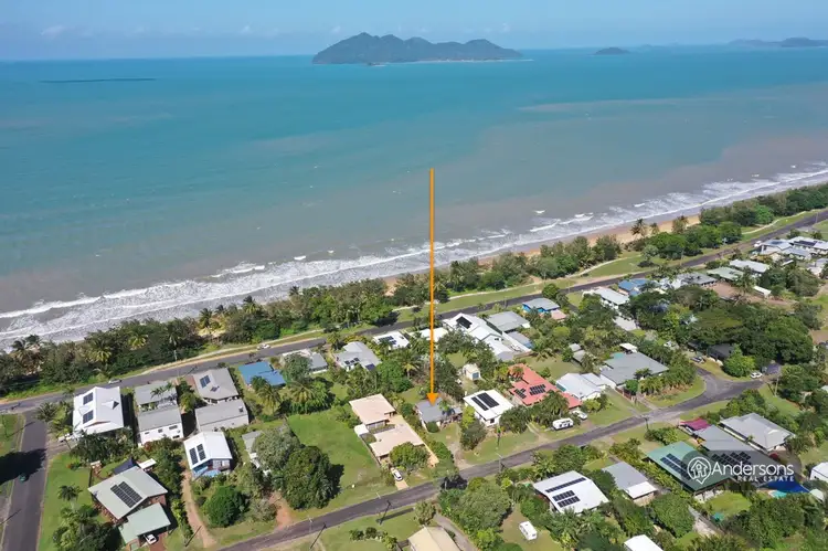 10 McNamara St, Wongaling Beach QLD 4852