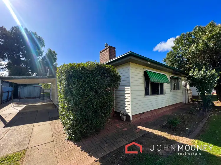 18 Cutler Avenue, Kooringal NSW 2650