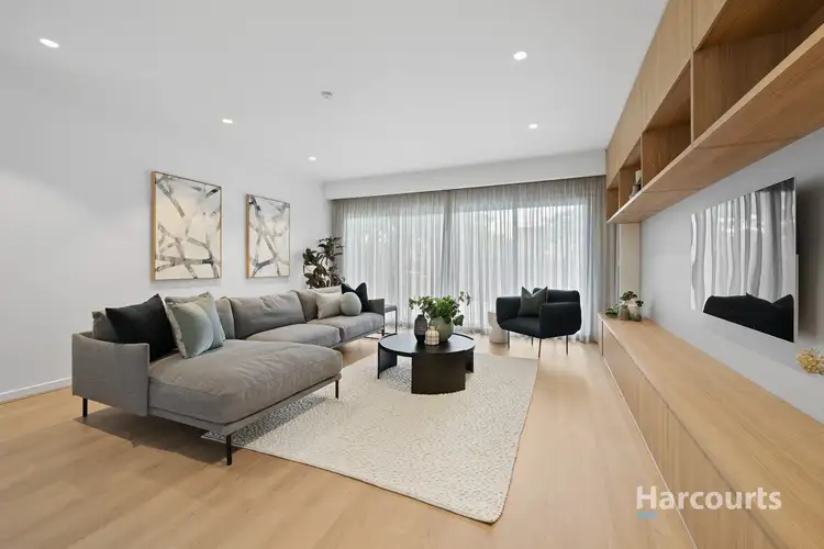Sixth view of Homely house listing, 2/17 Viewbank Walk, Caroline Springs VIC 3023