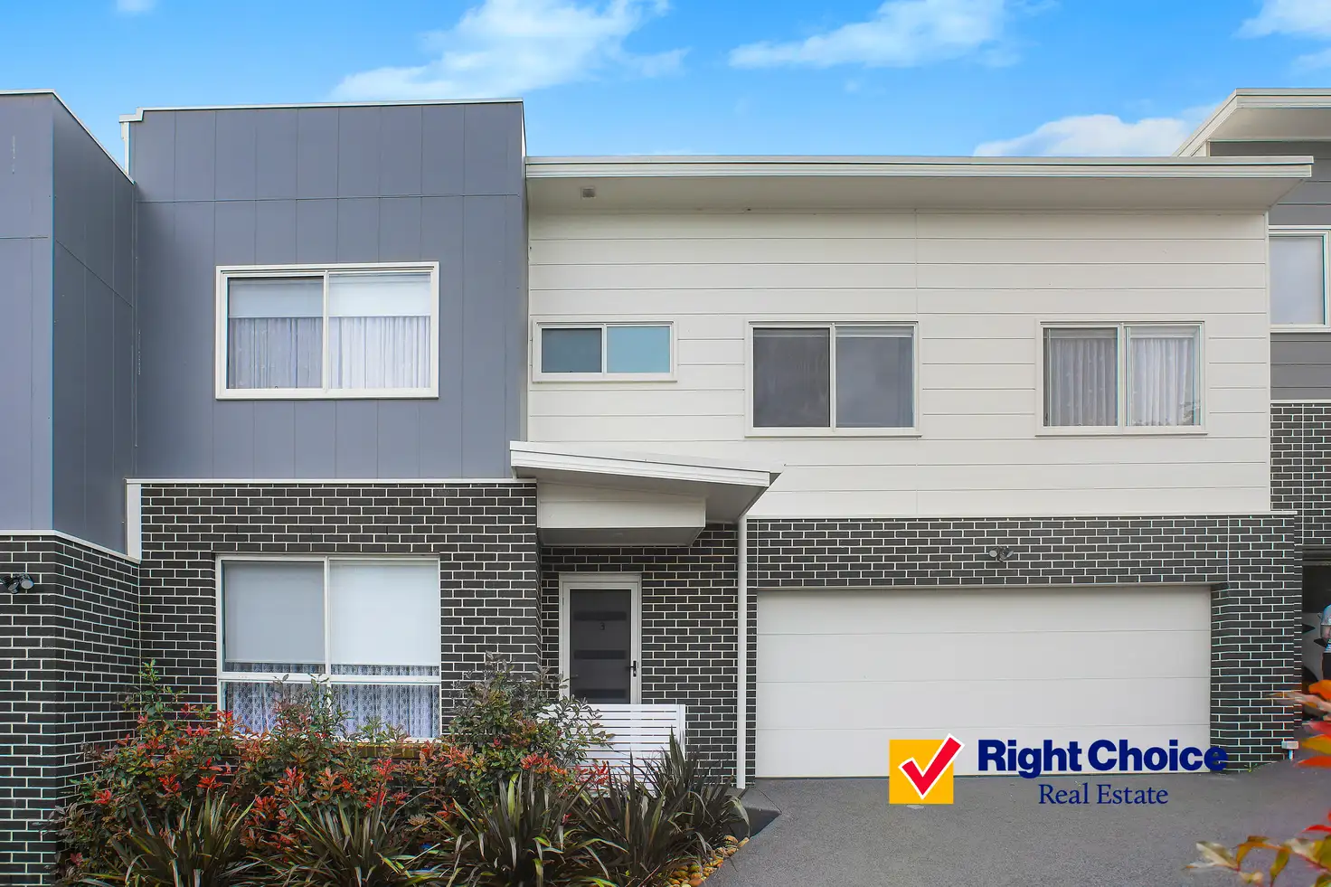 Main view of Homely townhouse listing, 3/5 Whistlers Run, Albion Park NSW 2527