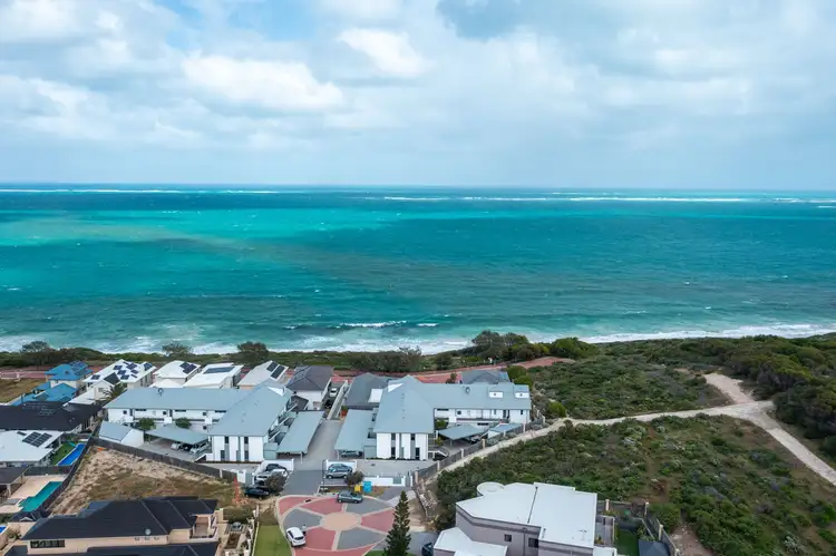 9/17 Royal James Court, Quinns Rocks WA 6030