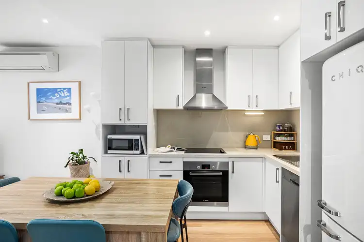 Third view of Homely apartment listing, 6/13 Winifred Street, Essendon VIC 3040