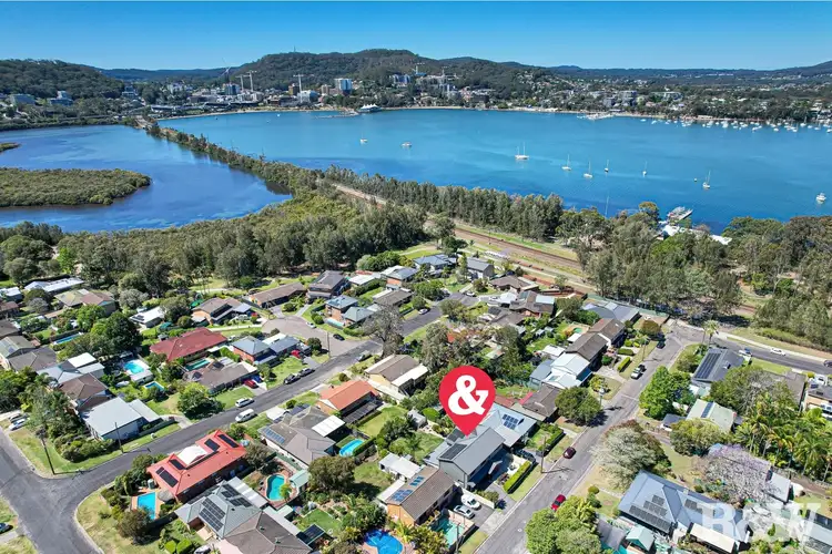 Second view of Homely house listing, 5 Welwyn Grove, Point Clare NSW 2250