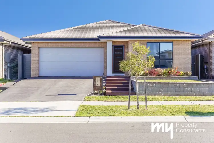 19 Arena Street, Spring Farm NSW 2570