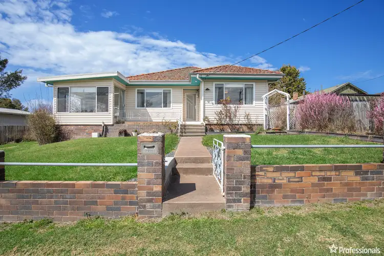 38 Queen Street, Uralla NSW 2358