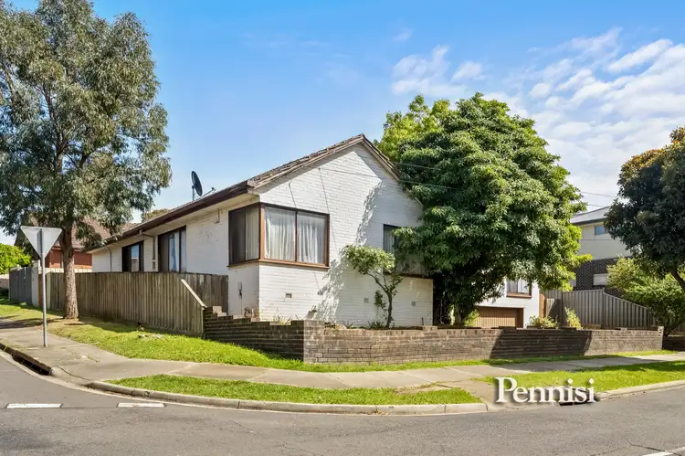 5 Garnet Street, Essendon West VIC 3040