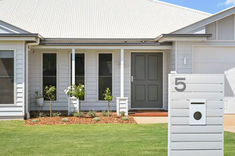 Second view of Homely house listing, 5 Rasmussen Court, Kleinton QLD 4352