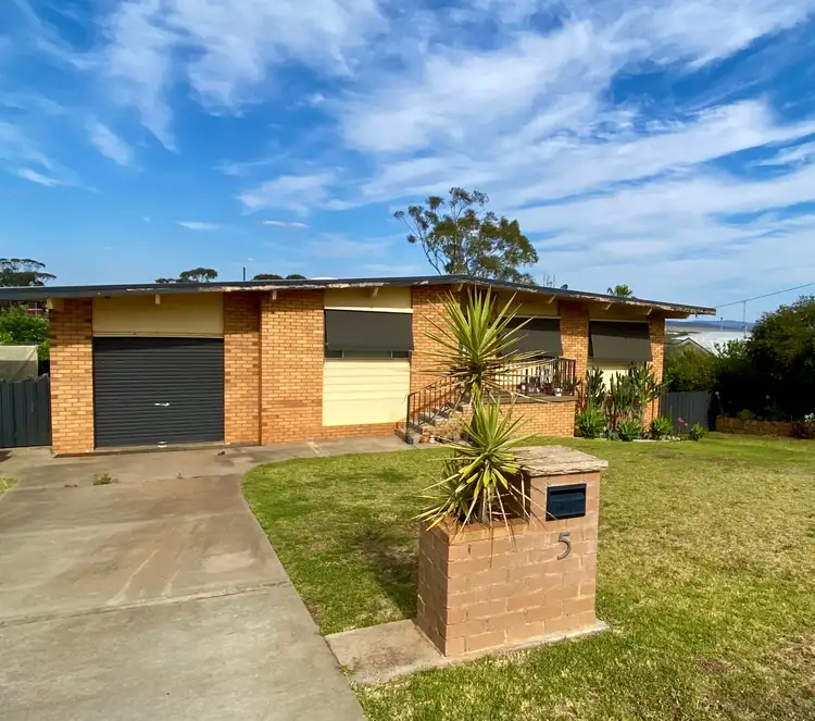 5 Lorking Street, Parkes NSW 2870