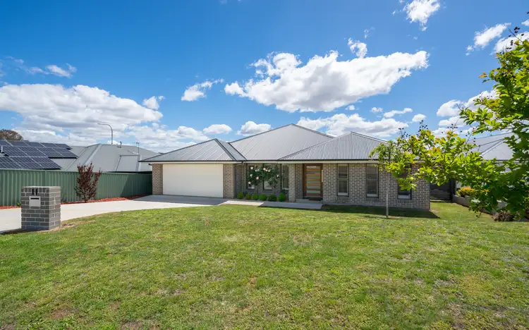 11 Matthews Street, Windradyne NSW 2795