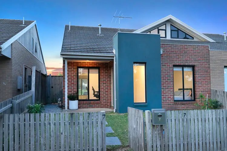7 Burberry Lane, Deer Park VIC 3023