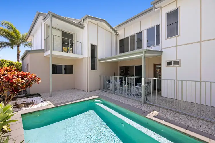 10 Crete Court, Kawana Island QLD 4575