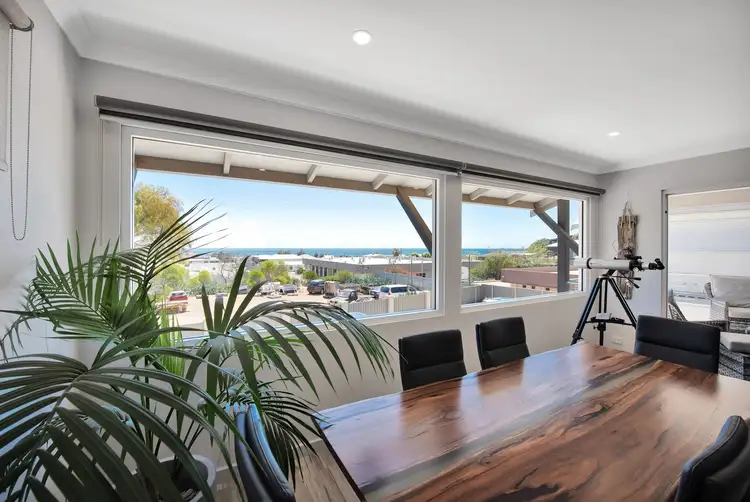 2/11 Phelps Street, Beresford WA 6530