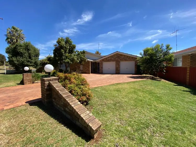 16 Thomas Street, Parkes NSW 2870