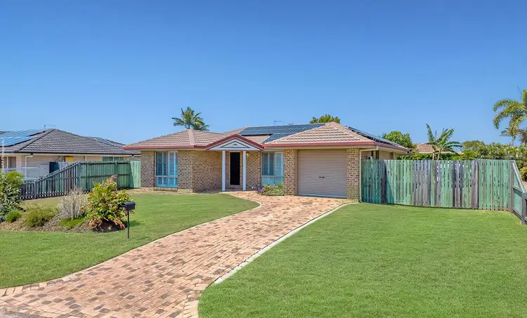 8 King Richard Court, Urangan QLD 4655