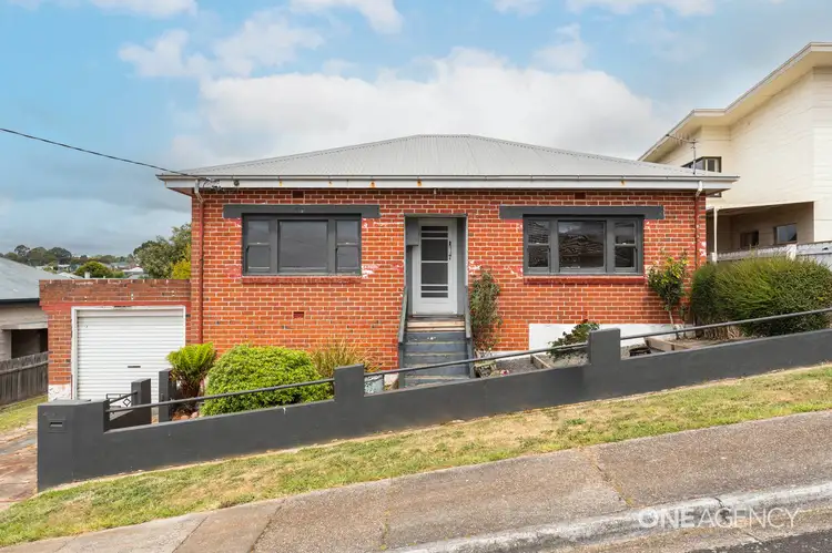 8 Hamilton Street, Upper Burnie TAS 7320