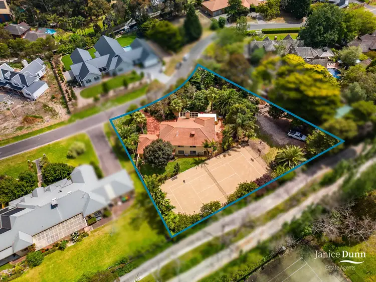 17 Merrigal Court, Frankston South VIC 3199