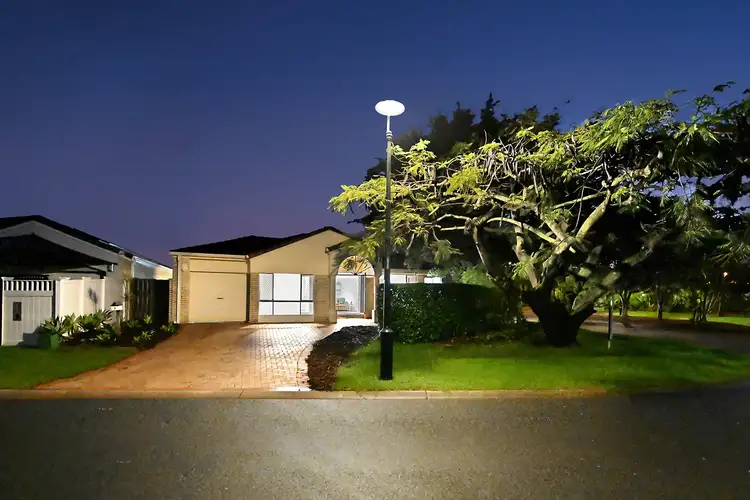 1 Minnesota Street, Varsity Lakes QLD 4227