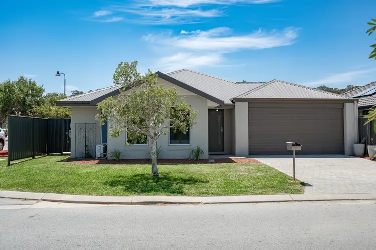 8 Barrington Approach, Lakelands WA 6180