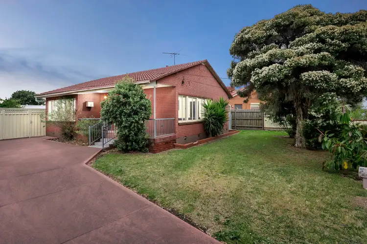49 Kaniva Street