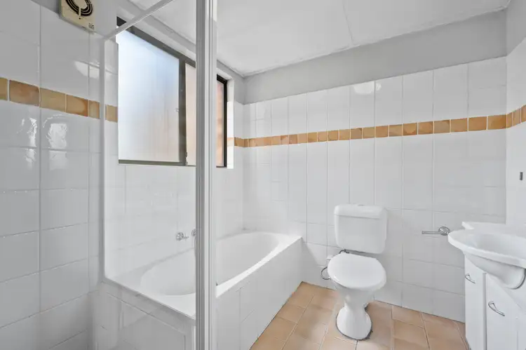Fifth view of Homely apartment listing, 6/227-231 Targo Road,, Girraween NSW 2145