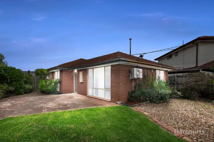 35 Chester Crescent, Deer Park VIC 3023