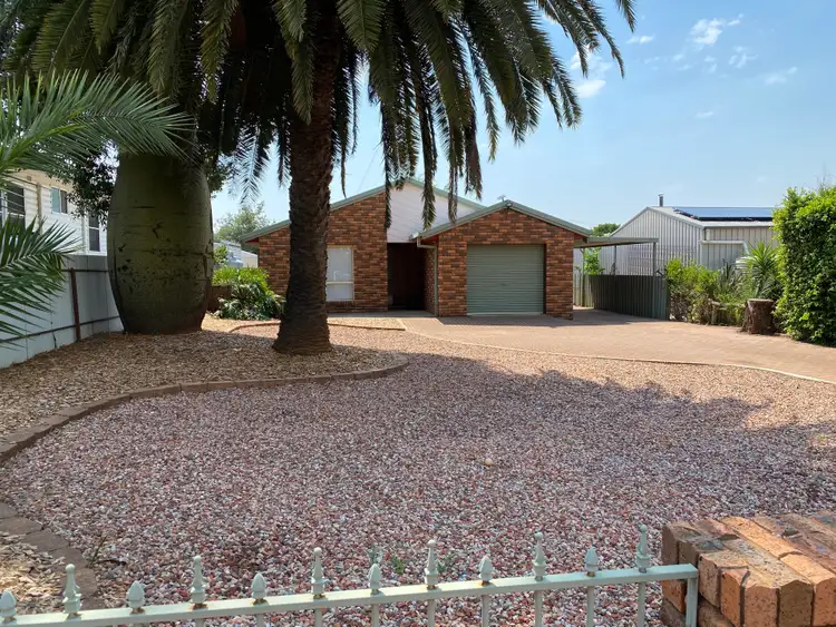13 Waratah Street, Parkes NSW 2870