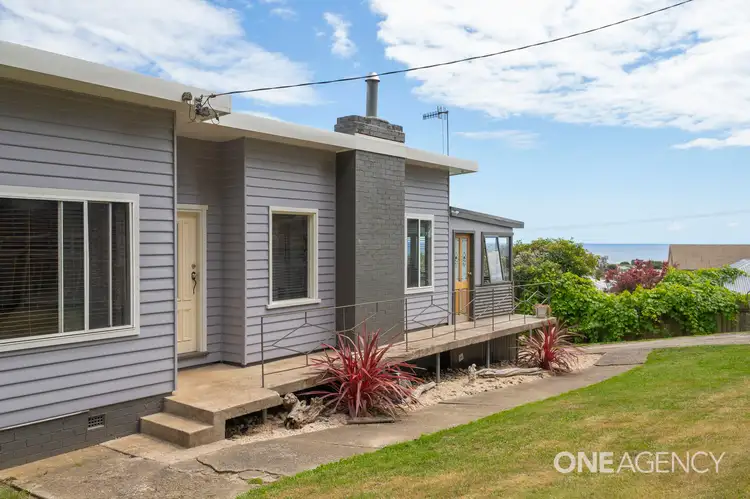 1 Old Cam Road, Somerset TAS 7322