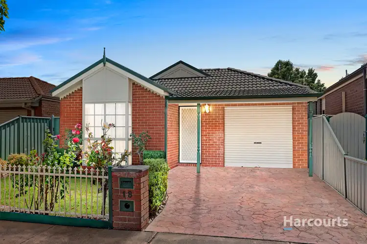 18 Goulburn Circuit, Caroline Springs VIC 3023