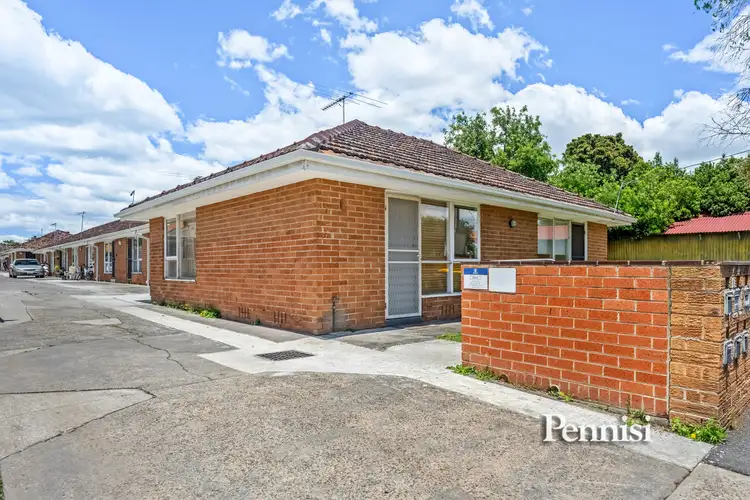 Main view of Homely unit listing, 5/6 Garnet Street, Brunswick VIC 3056