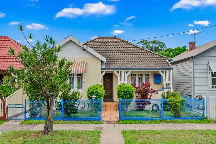 33 Smith Street, Mayfield East NSW 2304