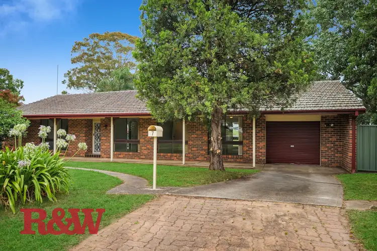 7 Swallow Place, Ingleburn NSW 2565