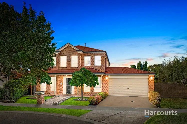 8 Copse Wood Bend, Caroline Springs VIC 3023
