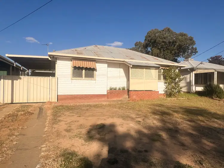 7 Victoria Street, Mount Austin NSW 2650