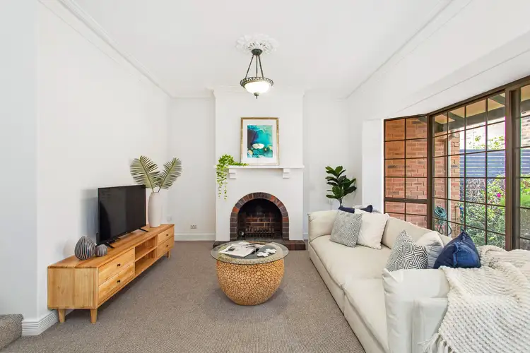 6 Arthur Street