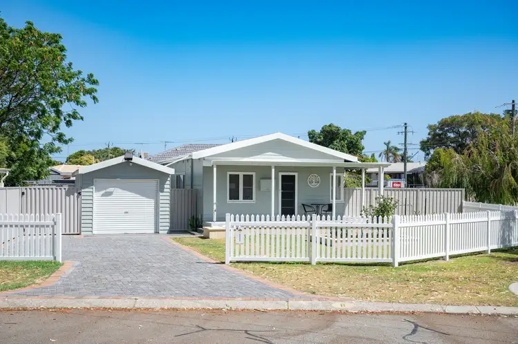 8 Nookie St, Dudley Park WA 6210