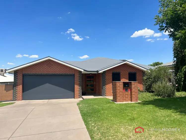11 Tahara Crescent, Estella NSW 2650