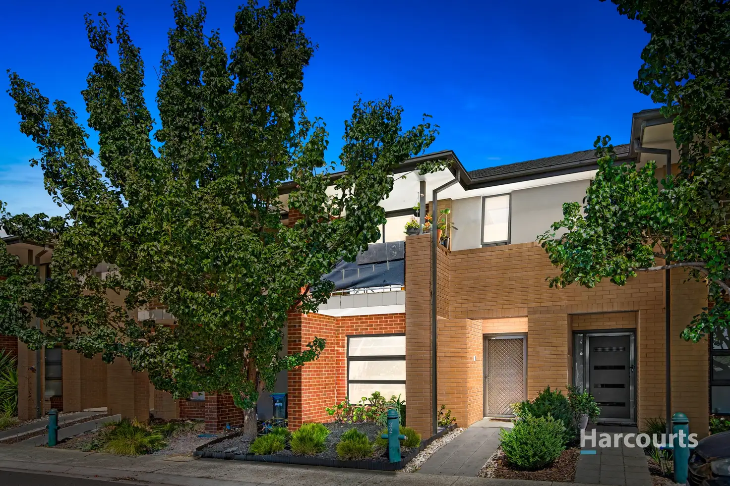 Main view of Homely townhouse listing, 32 Eloura Circuit, Taylors Hill VIC 3037