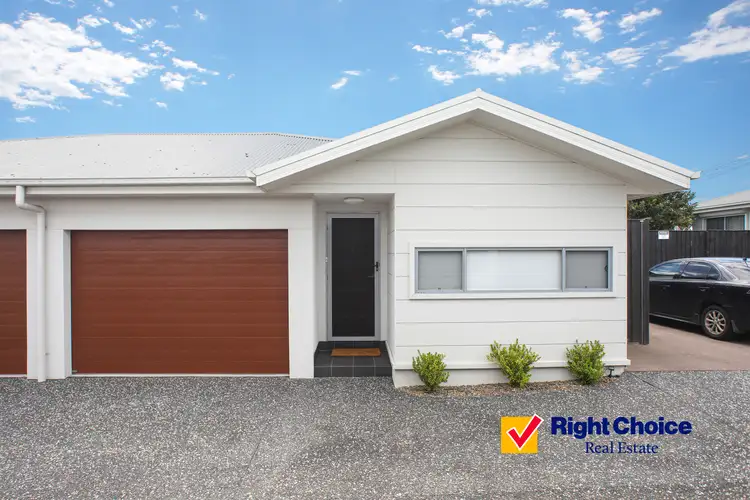 Main view of Homely villa listing, 5/196-198 Tongarra Road, Albion Park NSW 2527